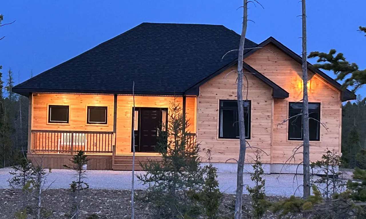 629 Lindsay Rd, Northern Bruce Peninsula, ON N0H 1Z0
