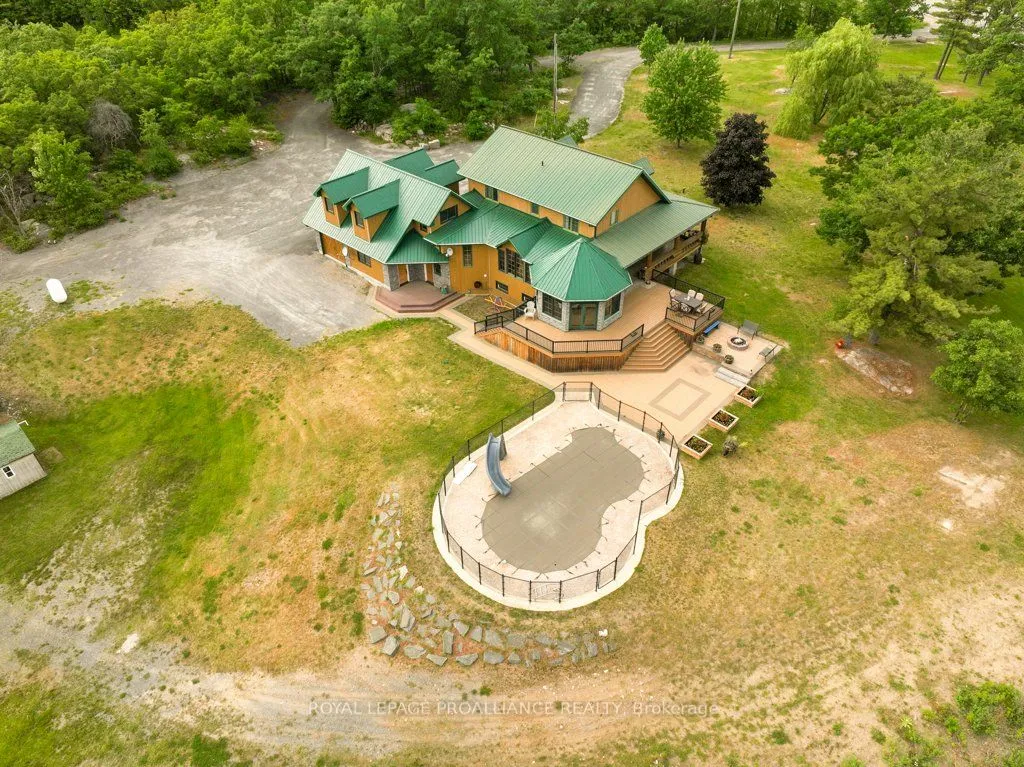 10380 Highway 41, Addington Highlands, ON K0H 1Z0