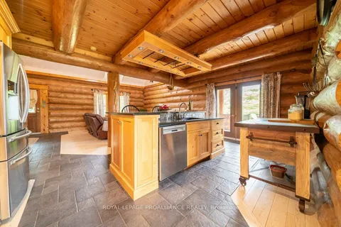 10380 Highway 41, Addington Highlands, ON K0H 1Z0