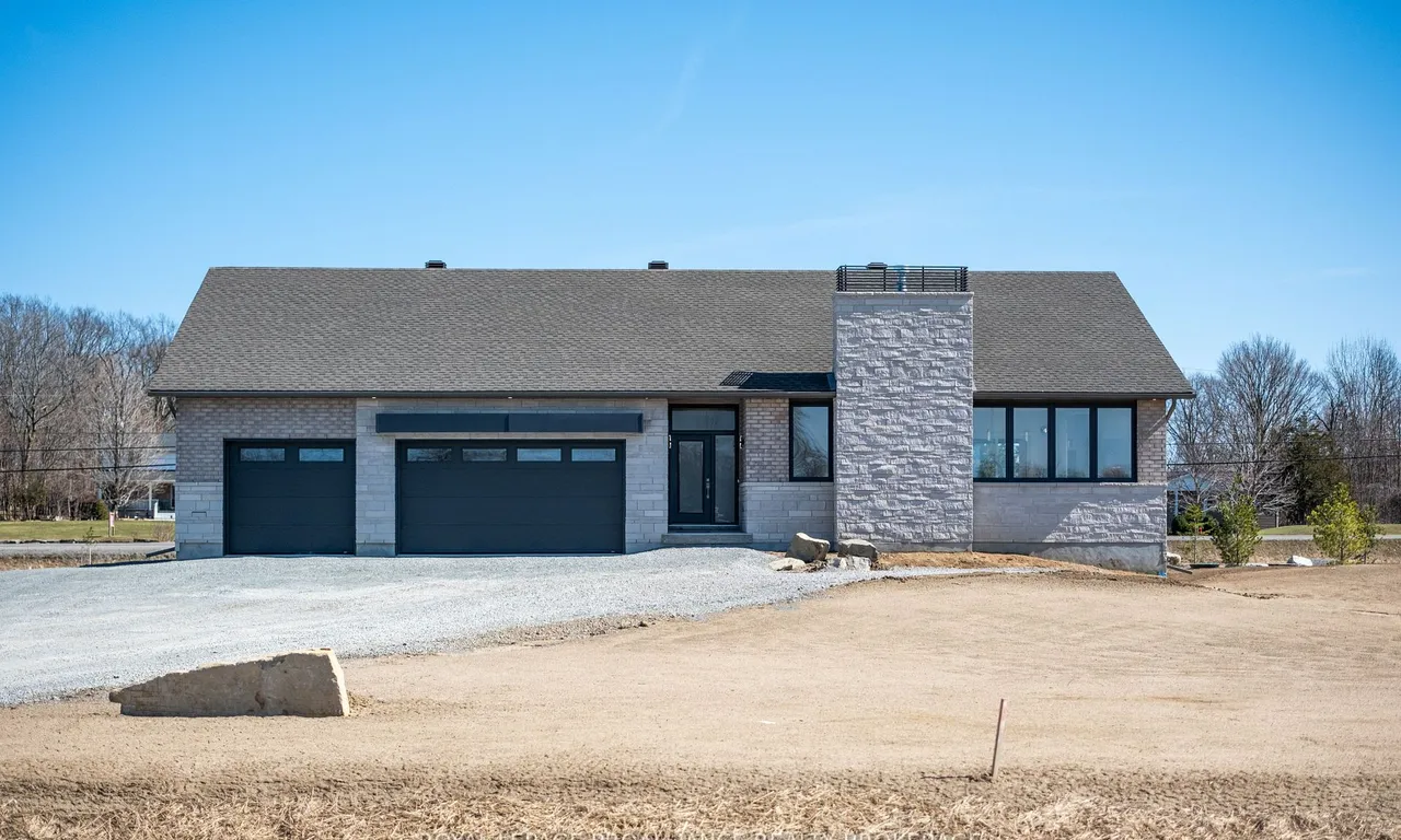 158 Summerside Dr, South Frontenac, ON K0H 1X0