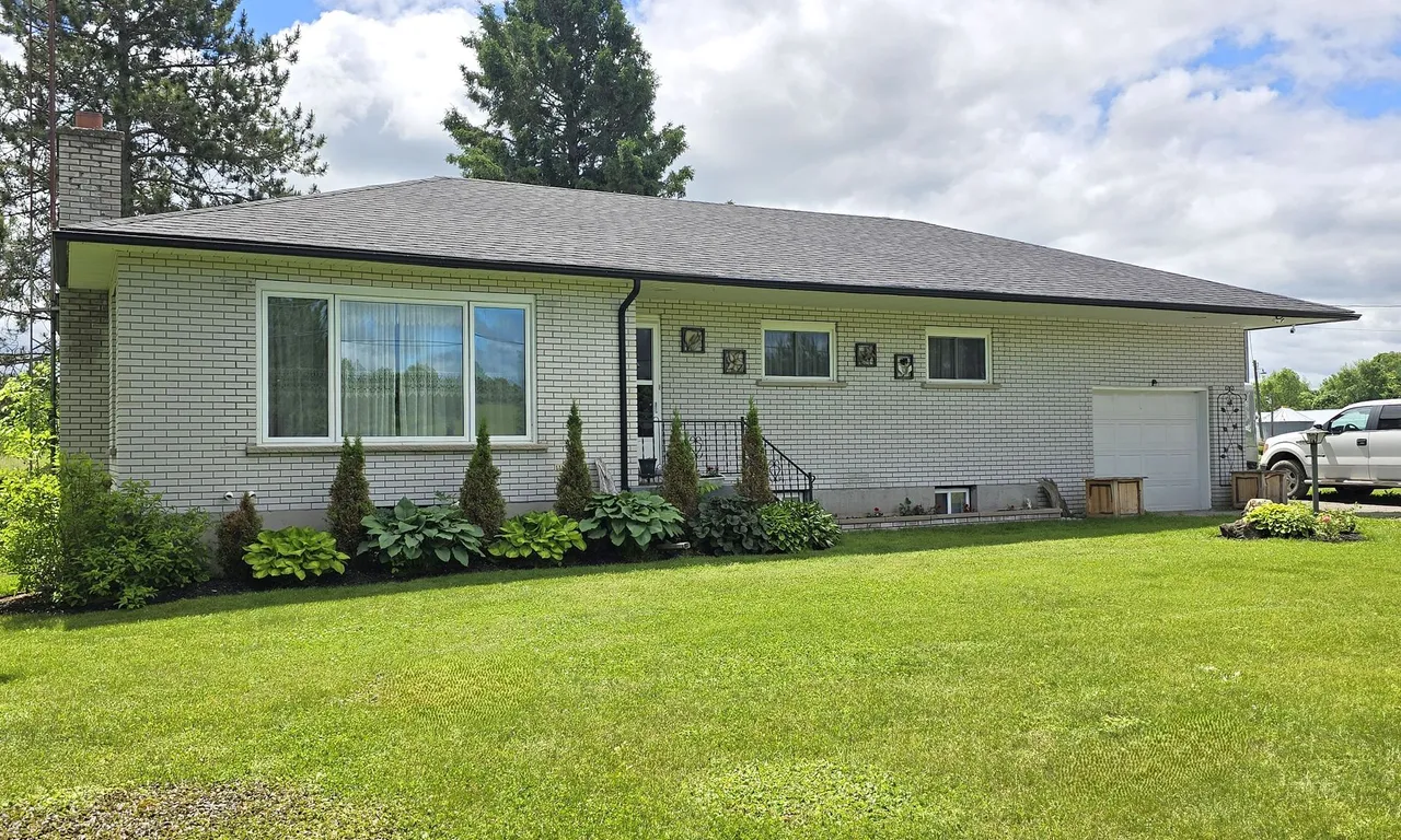 2840 Deloro Rd, Madoc, ON K0K 1Y0