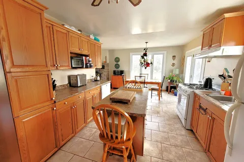 2840 Deloro Rd, Madoc, ON K0K 1Y0