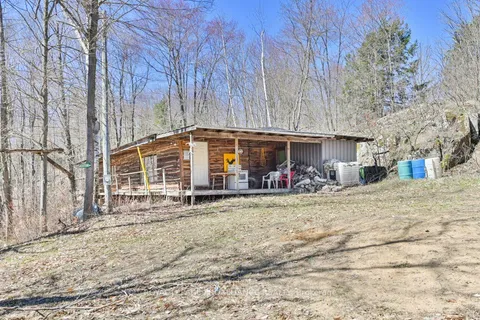 2223 Henderson Rd, Central Frontenac, ON K0H 1B0