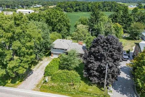 1352 Centre Road, Hamilton, ON L0R 1H1