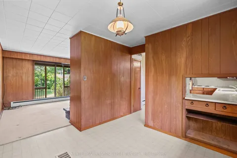 1352 Centre Road, Hamilton, ON L0R 1H1