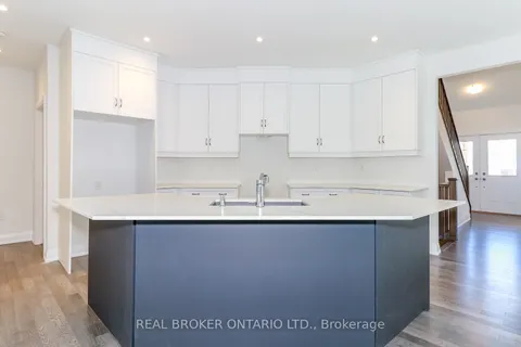 124 Beacon Dr, Blue Mountains, ON N0H 2P0