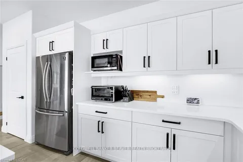 1111 UPPERPOINT AVENUE Ave, London, ON N6K 4M9