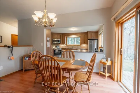 10288 RIVERSIDE Dr, Lambton Shores, ON N0M 1T0