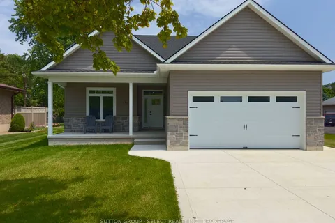 15 JOHN St, Bluewater, ON N0M 2T0