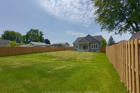 15 JOHN St, Bluewater, ON N0M 2T0