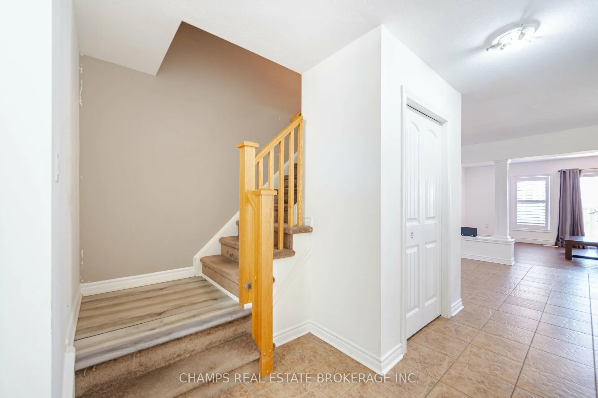 542 Isaiah Crescent, Kitchener, ON N2E 0B4