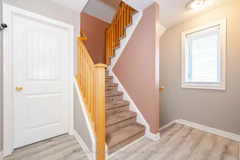542 Isaiah Crescent, Kitchener, ON N2E 0B4