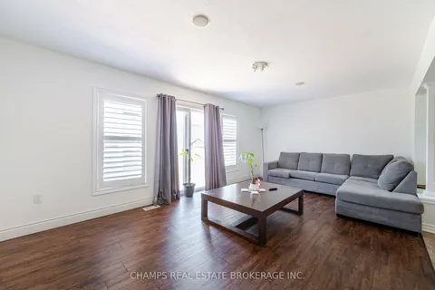 542 Isaiah Crescent, Kitchener, ON N2E 0B4