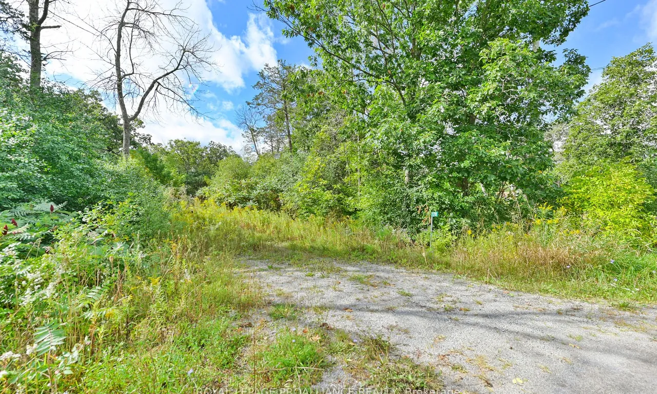 178 Sunrise Dr, Prince Edward County, ON K8N 4Z7