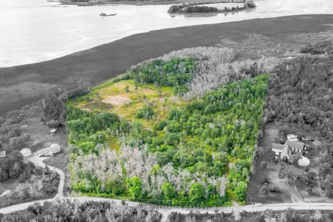 178 Sunrise Dr, Prince Edward County, ON K8N 4Z7