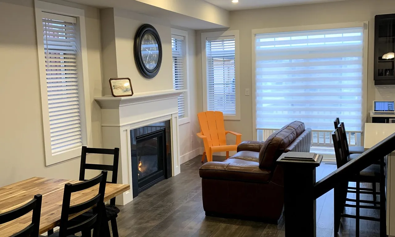 148 Sycamore St, Blue Mountains, ON L9Y 4E4