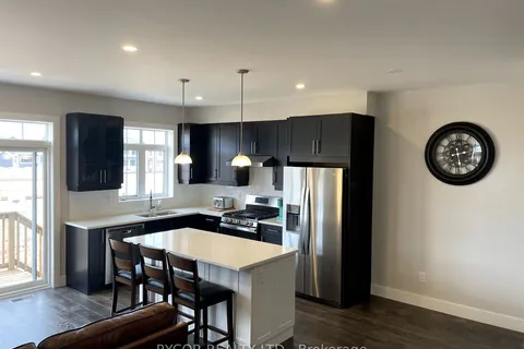 148 Sycamore St, Blue Mountains, ON L9Y 4E4