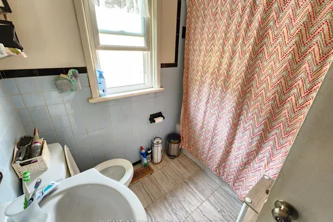 582 MacDonnell St, Kingston, ON K7K 4X1