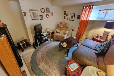 582 MacDonnell St, Kingston, ON K7K 4X1