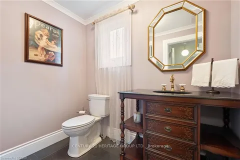 449 Norfolk St, Norfolk, ON N3Y 2W8