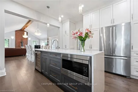 449 Norfolk St, Norfolk, ON N3Y 2W8