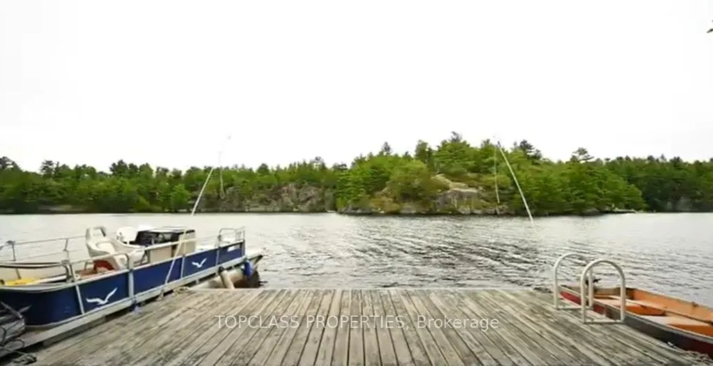 1 Island N/A, Gravenhurst, ON P1P 1R1