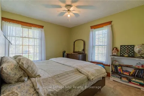 7826 Netherby Rd, Niagara Falls, ON L3B 5N7