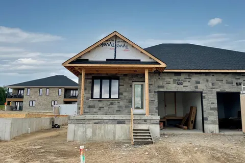 805 22nd Avenue A, Hanover, ON N4N 0C5