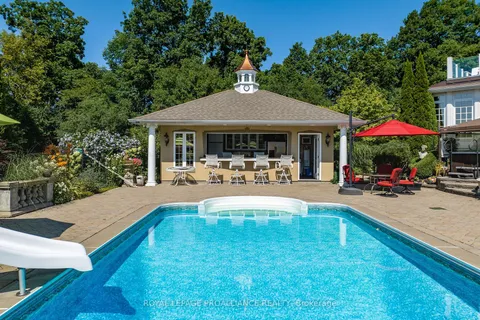 1261 County Rd 20 Rd, Prince Edward County, ON K0K 3L0