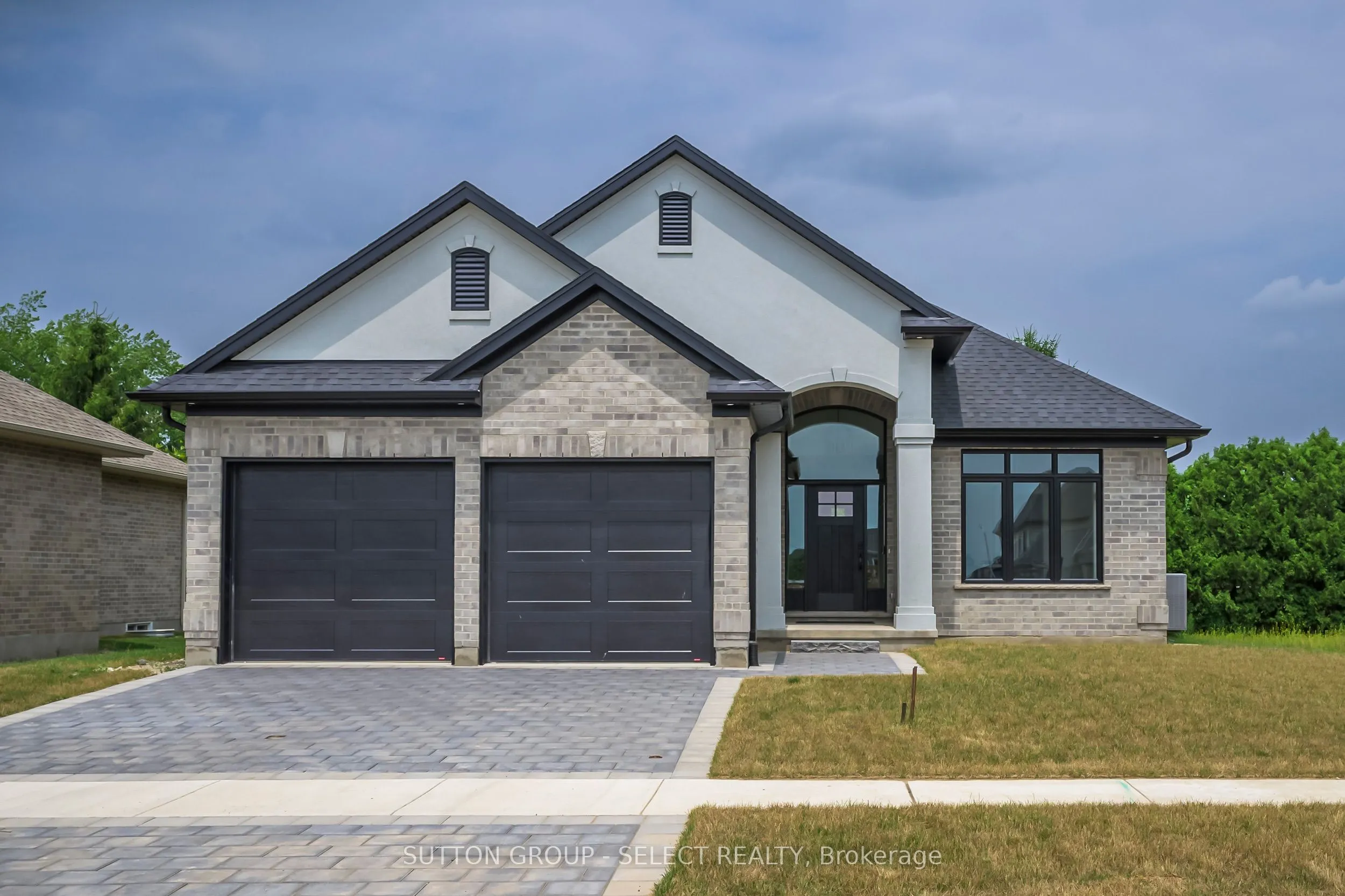 17 SPRUCE Crescent, North Middlesex, ON N0M 2K0