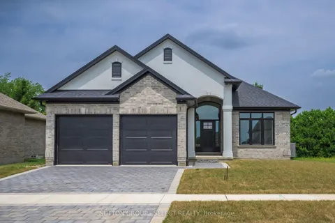 17 SPRUCE Crescent, North Middlesex, ON N0M 2K0