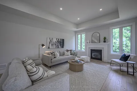 17 SPRUCE Crescent, North Middlesex, ON N0M 2K0