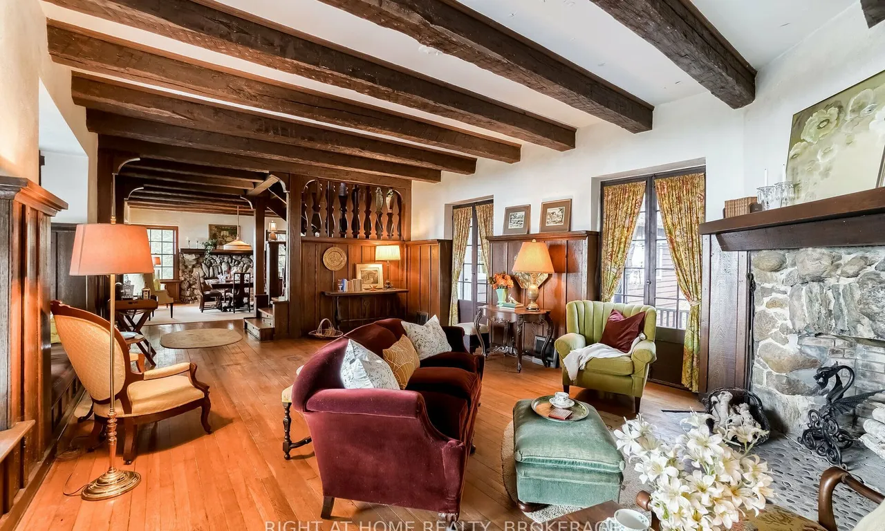 Detached interior view at 683 Pt Abino Rd Fort Erie