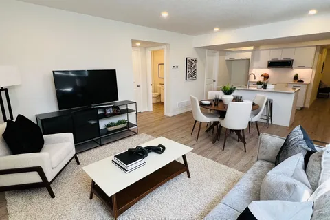52 Braun Ave, Tillsonburg, ON N4G 0K5