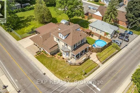 52 Adam St, Cambridge, ON M2K 1W9