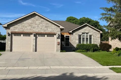 237 2nd Ave, Hanover, ON N4N 3S2