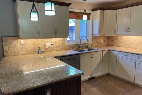 237 2nd Ave, Hanover, ON N4N 3S2