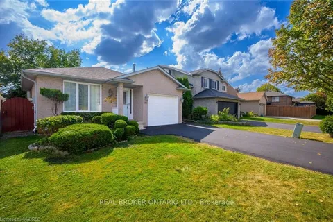 70 Aylmer Cres, Hamilton, ON L8J 1K3
