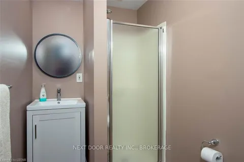 131 SUNNINGDALE Place, ON N0M 1T0