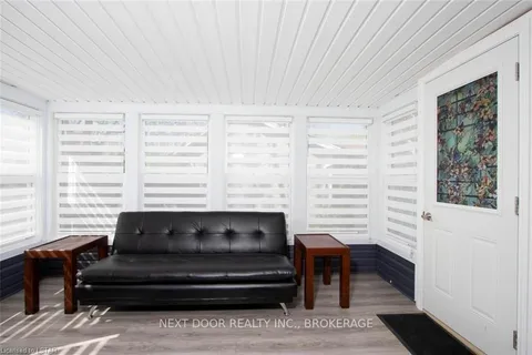 131 SUNNINGDALE Place, ON N0M 1T0