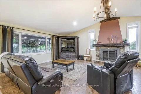 407 Third Rd, Hamilton, ON L8J 2X8