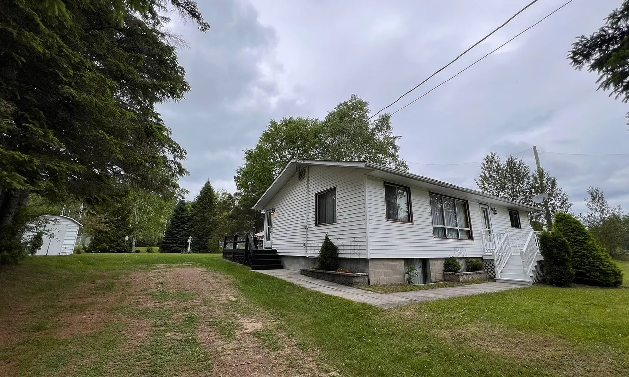 1027 Rainbow Dr, Dysart et al, ON K0L 1X0