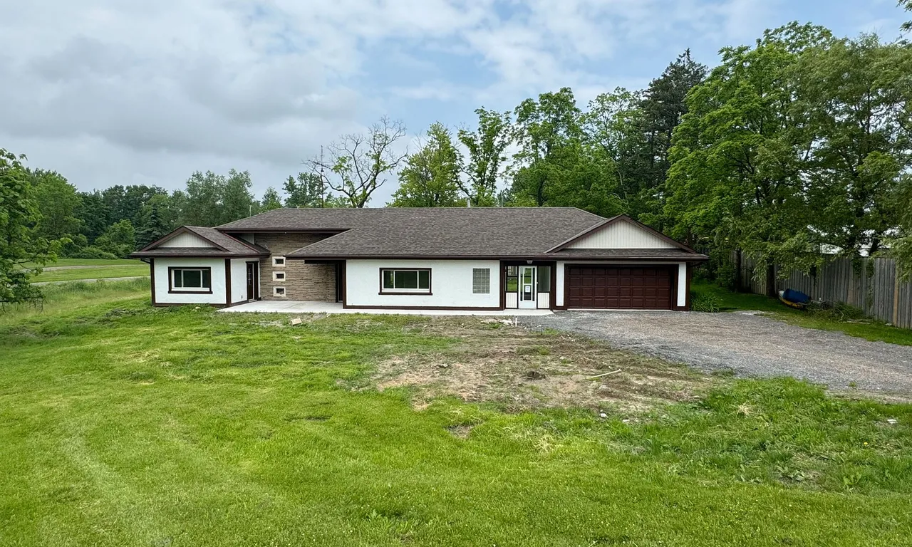 706 Highway 6, Hamilton, ON L8N 2Z7
