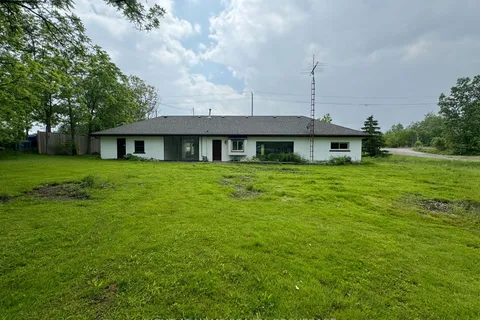 706 Highway 6, Hamilton, ON L8N 2Z7