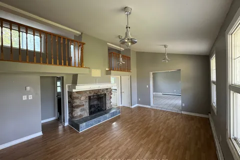 706 Highway 6, Hamilton, ON L8N 2Z7
