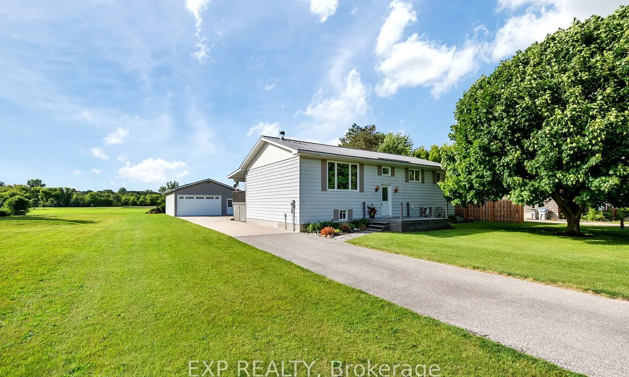 8288 Burwell Rd, Lambton Shores, ON N0M 1T0