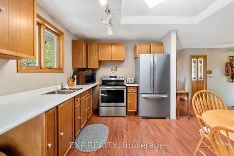 8288 Burwell Rd, Lambton Shores, ON N0M 1T0