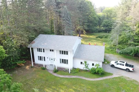 428 Beaumont Dr, Bracebridge, ON P1L 1X2