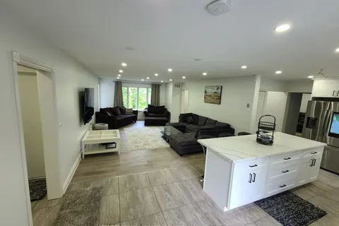 428 Beaumont Dr, Bracebridge, ON P1L 1X2