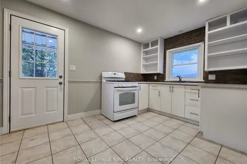 1410 Balfour St, Pelham, ON L0S 1C0